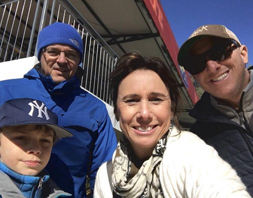 Olha lá: Luciano Huck no Alpen Park!! E eu fiquei desdentada com a sombra no dente, eca
