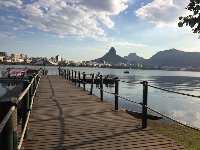 Rio com crianças