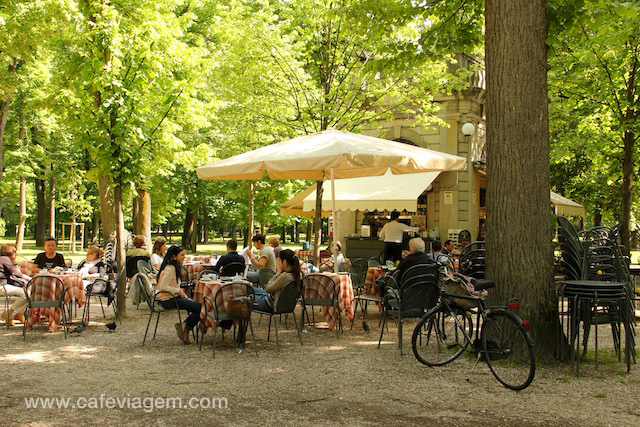 Café no meio do parque: bom pit-stop!