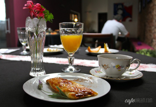 o le grand finale do café: panqueca com doce de leite