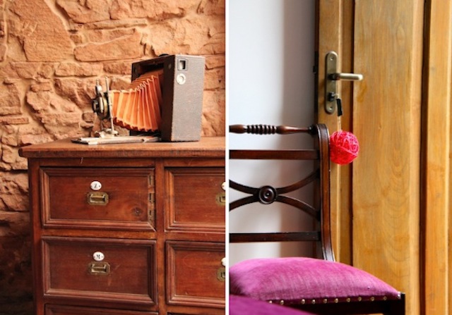 o charme no detalhe do chaveiro do quarto e das mobílias antigas