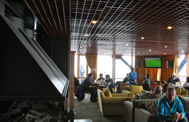 Bar Lounge antes de começar a lotar no fim de tarde