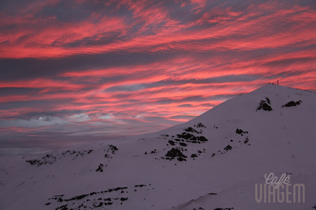 O melhor momento do dia: o entardecer nas montanhas que merece um vinho chileno!!
