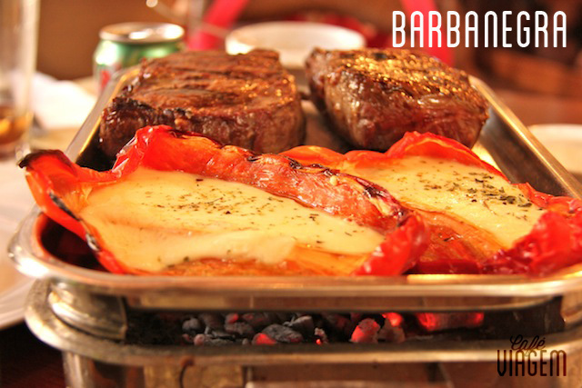 A parrilla, o churrasco na grelha e a lenha que o gaúcho aprendeu com os vizinhos: Uruguai e Argentina