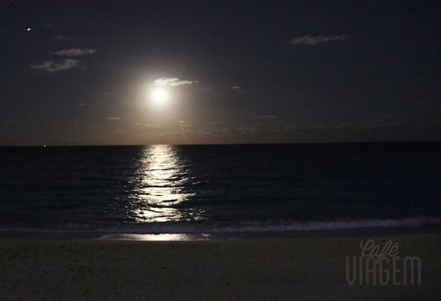 Ganhamos de “brinde” três noites de lua cheia na praia.