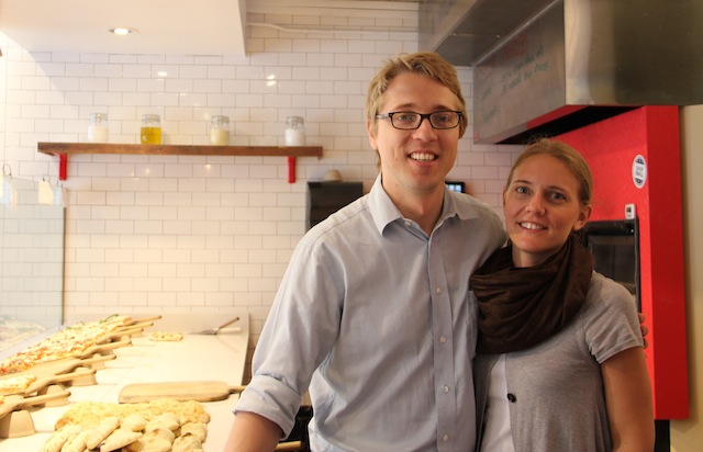 O orgulho casal italiano de proprietários do