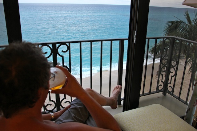fim de tarde, uma cerveja gelada com esta vista …