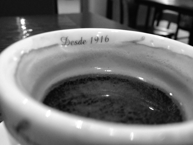 O café servido é do Café do Centro - empresa de SP que nasceu em 1916
