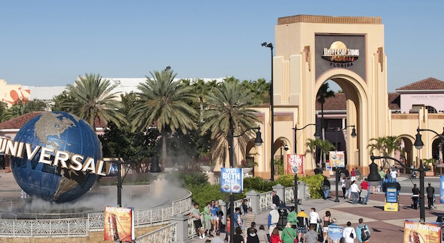 Foto crédito Universal. Na entrada para os parques, pague mais pelo seu ingresso e poupe tempo nas filas com o Universal Express