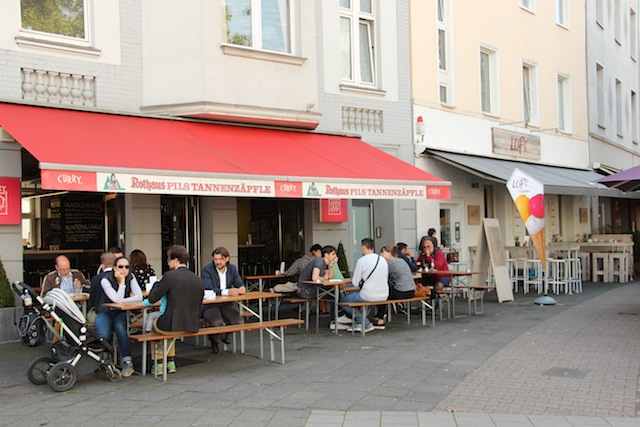 O ambiente do Curry. Perfeito para quem está suando e pedalando, certo?