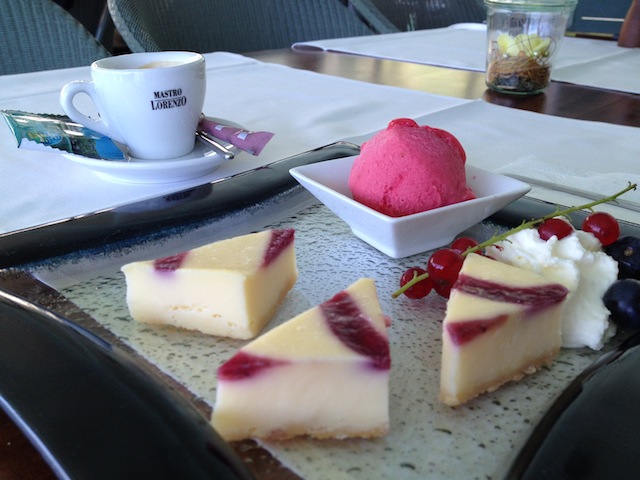 Minha sobremesa com café no restaurante