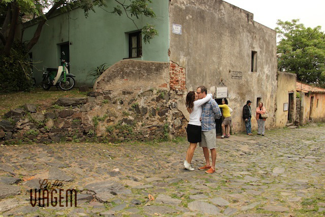 Tem que dar: um beijo na Calle dos Suspiros !