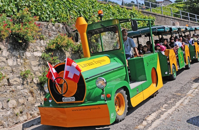 O trenzinho de rodas do Lavaux Express. Crédito Foto: stie www.lavauxexpress.ch