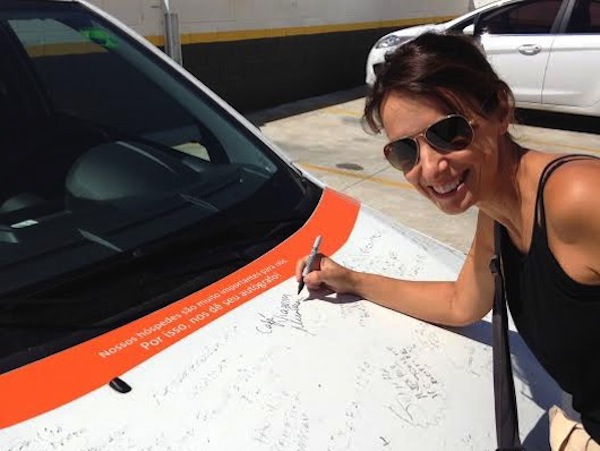 Os hóspedes assinam o carro da Hotelhome. E o Café Viagem também assinou!