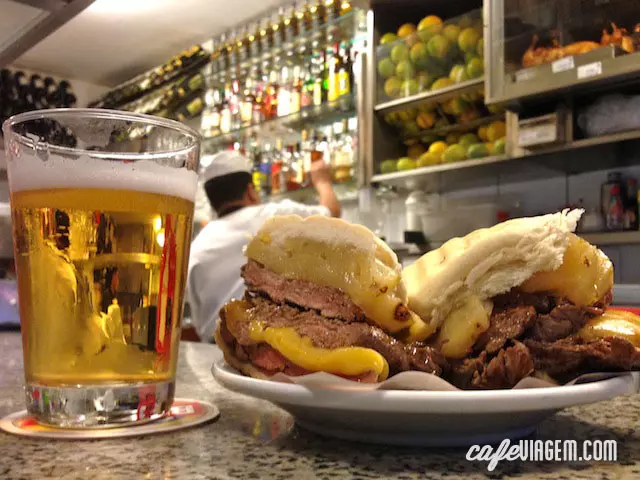 Nossa, esse sanduba é tuuuuudo!