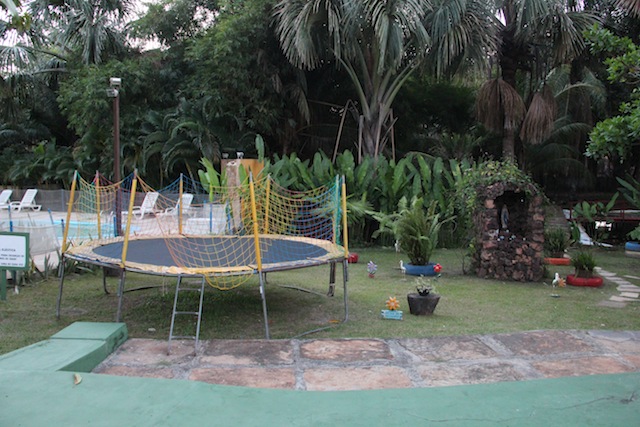 O jardim é cheio de recantos...