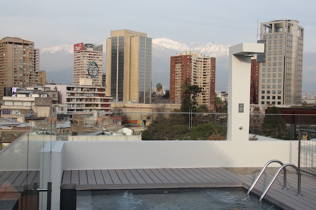 A cobertura com restaurante e piscina