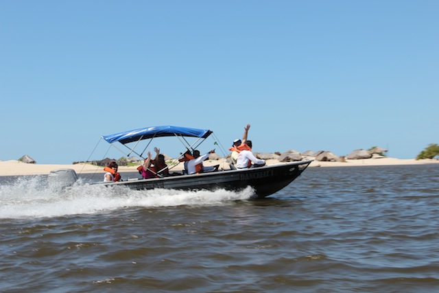 E da praia de Caburé de barco para Vassouras e Mandacaru