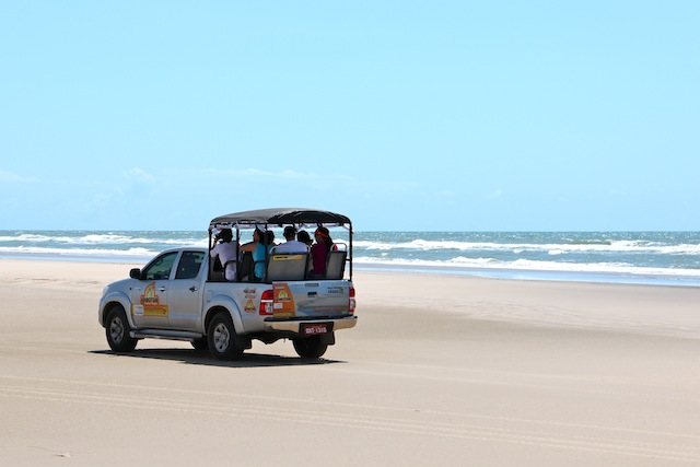 o transporte até a praia de Caburé