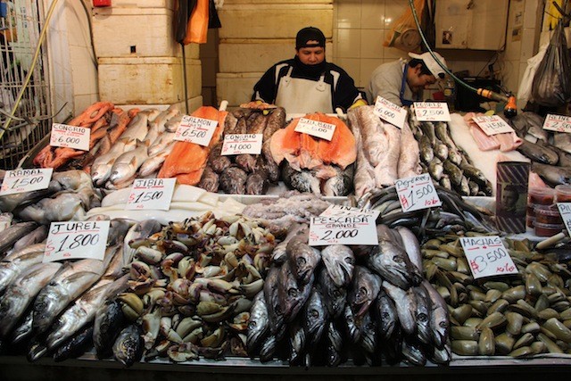 vá ao Mercado Central ver de perto as pérolas do Pacífico