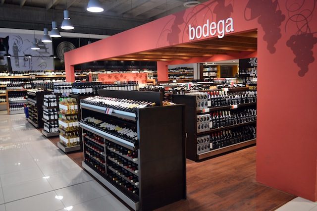 a adega impressionante do Siñeriz Shopping de Rivera