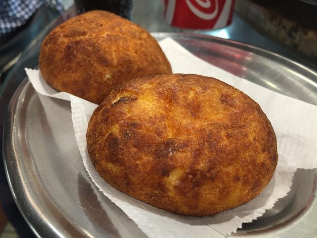 A disputada broa do Café Dois Irmãos