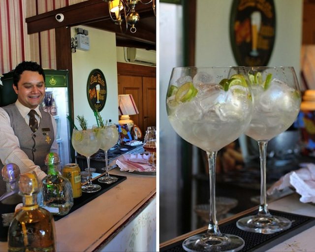 Além dos chá, alguns comensais pediam drinks que pareciam ótimos, como este gin tônica